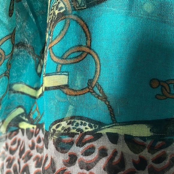 Scarf/ Wrap - Picture 2 of 2